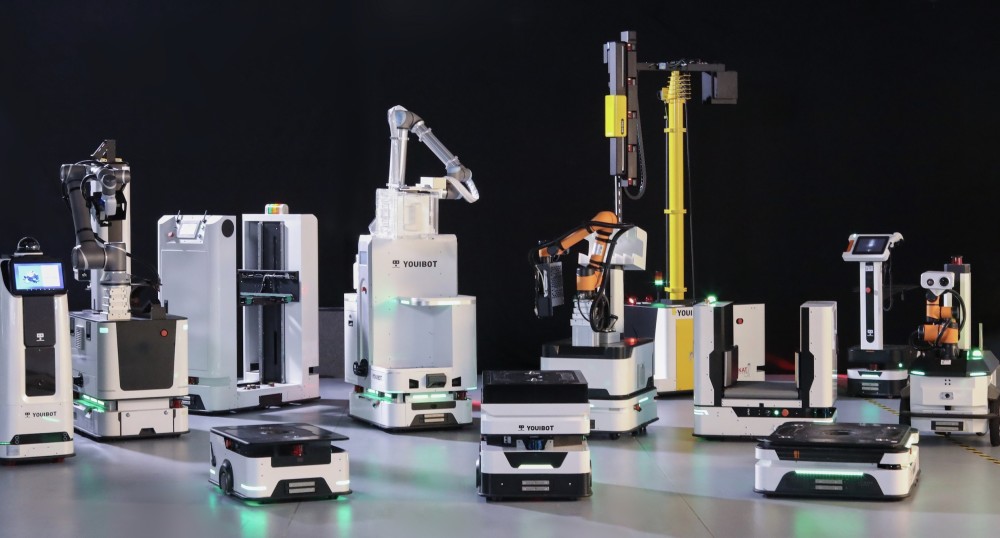 90后博士闖深圳逐夢硬核科技 解困工廠勞動(dòng)力，讓機(jī)器人成為教育新星